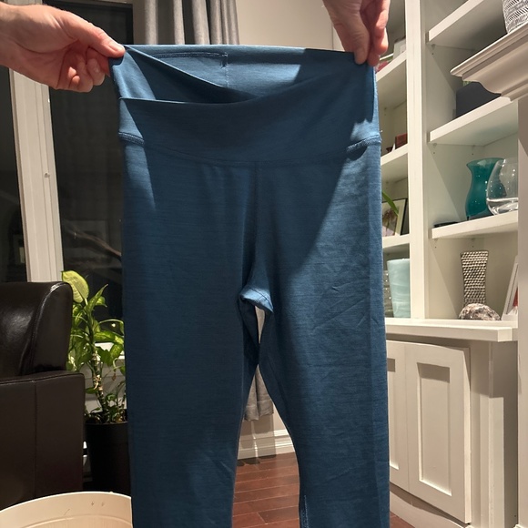 Nike dri-fit leggings never worn size medium - Picture 1 of 9